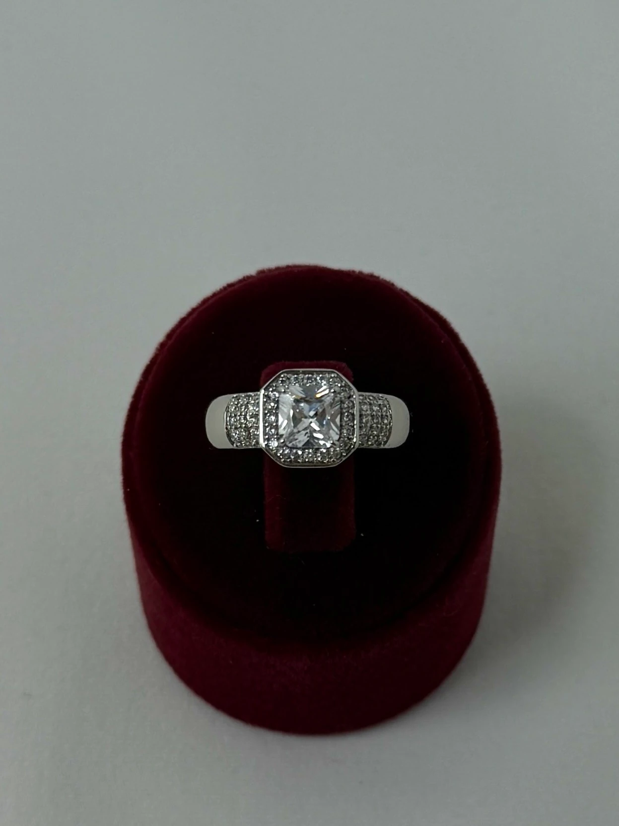 xuping silver numaralı kare taş yüzük